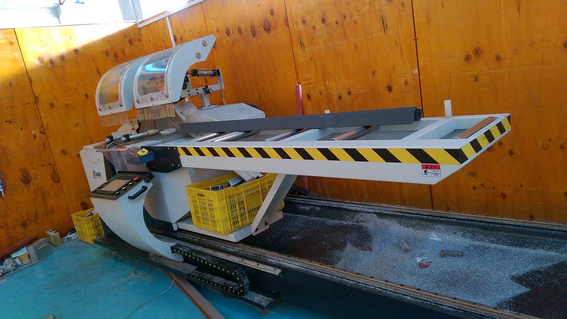 美阁门窗,生产设备